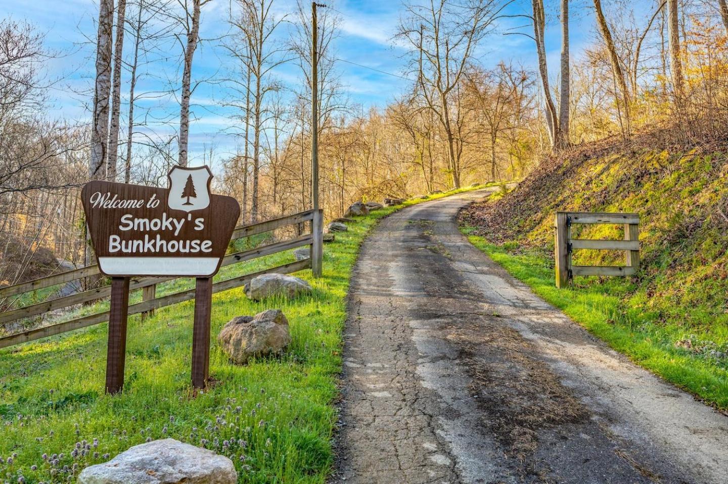 Dog Friendly! Views! Hot Tub! Close To Pf! Gsmnp سيفيرفيل المظهر الخارجي الصورة
