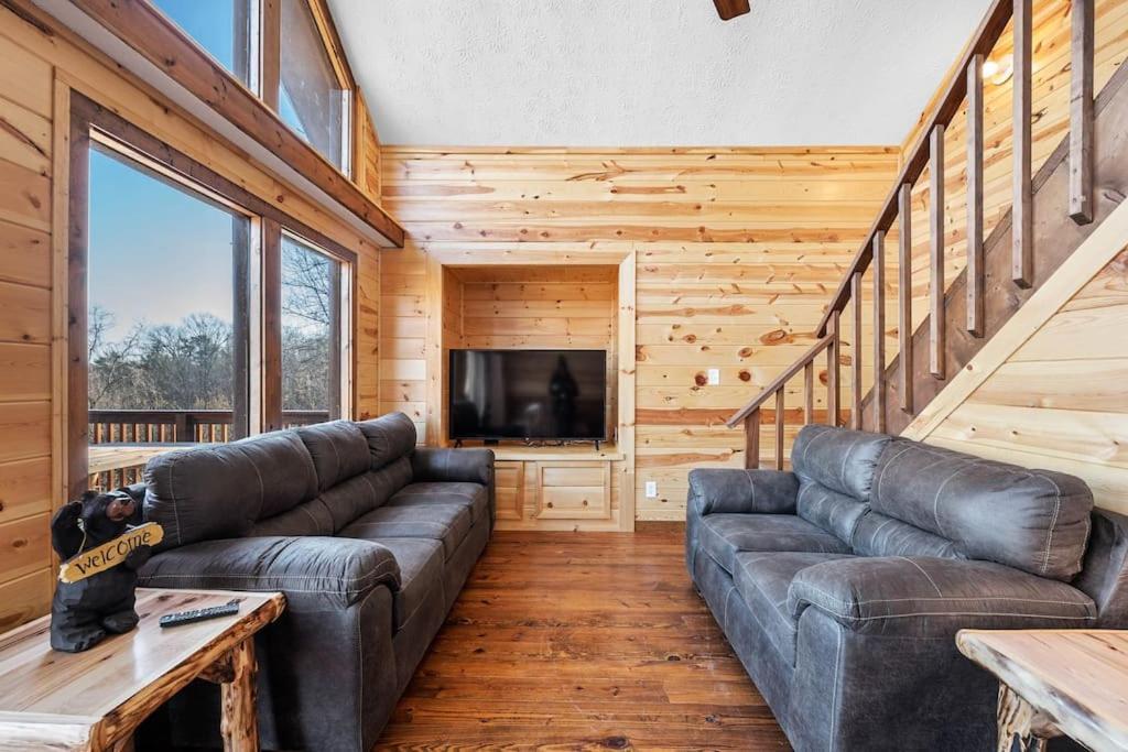 Dog Friendly! Views! Hot Tub! Close To Pf! Gsmnp سيفيرفيل المظهر الخارجي الصورة